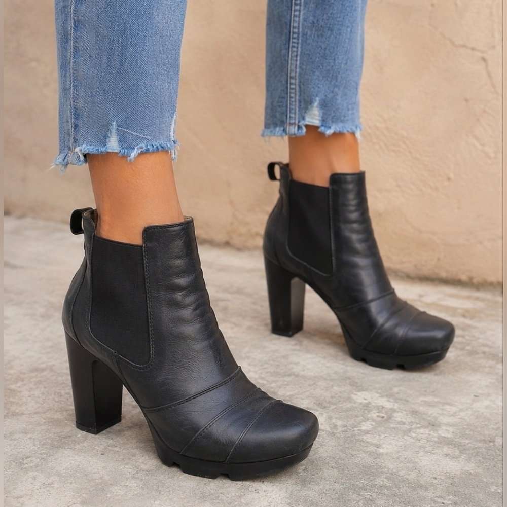 Prophecy Black Leather Chelsea Ankle Boots EU 40 Chunky Heel Platform Booties